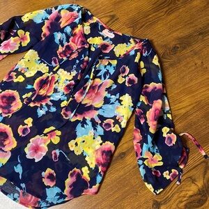 🎀🍒 Vibrant Floral Blouse 🎀🍒 NWT